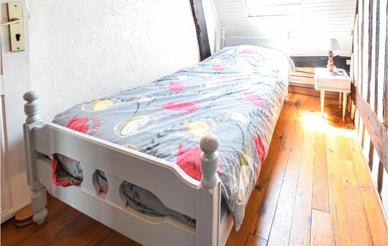 2 Bedroom Lovely Home In Marques Dış mekan fotoğraf